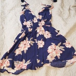 NWT Lulu's floral romper